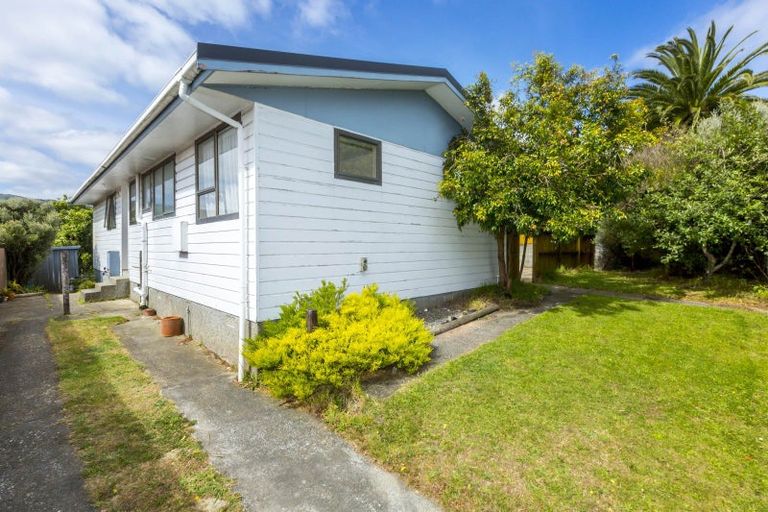 Photo of property in 119 Holborn Drive, Stokes Valley, Lower Hutt, 5019