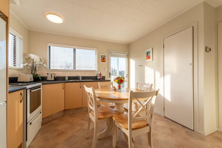 Photo of property in 1/52 Avenue Road, West End, Timaru, 7910