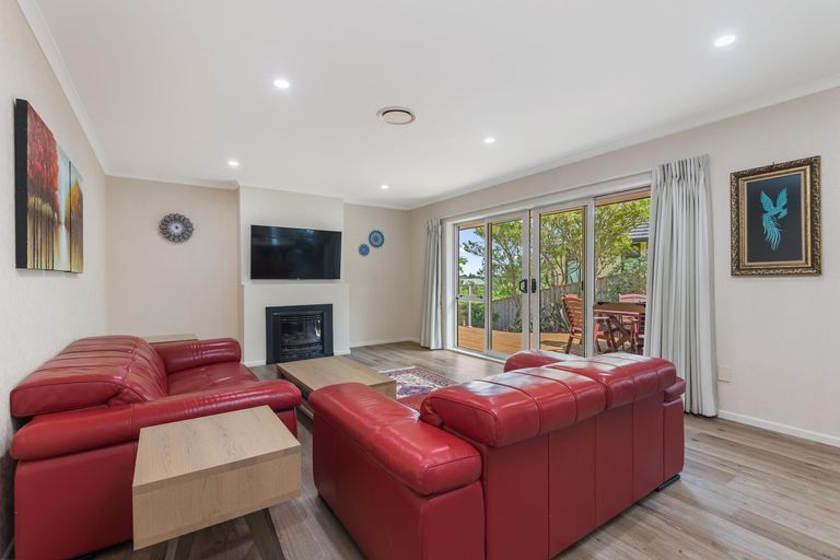 Photo of property in 158 Ruapehu Drive, Fitzherbert, Palmerston North, 4410