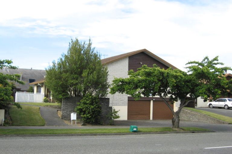 Photo of property in 214 Maidstone Road, Avonhead, Christchurch, 8042