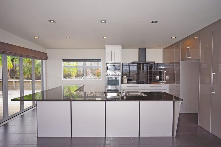 Photo of property in 3 Orewa Heights Crescent, Orewa, 0931