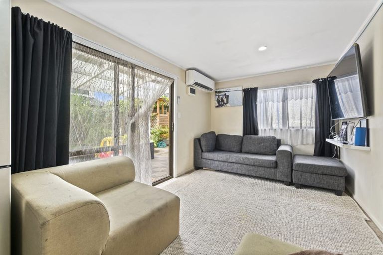 Photo of property in 11 Steven Street, Mangere East, Auckland, 2024