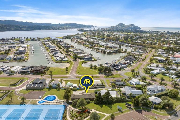 Photo of property in 338 Waterways Parade, Pauanui, Hikuai, 3579
