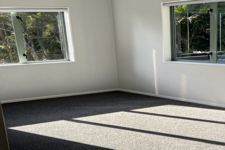 Photo of property in 90 Park Road, Titirangi, Auckland, 0604