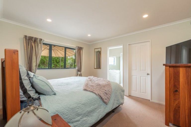 Photo of property in 12 Governor Grey Road, Snells Beach, 0920