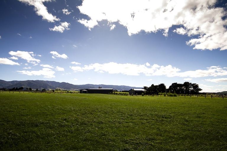 Photo of property in 490 Maharahara Road, Dannevirke, 4972