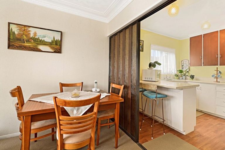 Photo of property in 2/4 Menary Street, Papakura, 2110