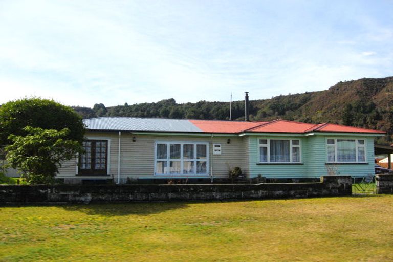 Photo of property in 75-77 Main Street, Reefton, 7830