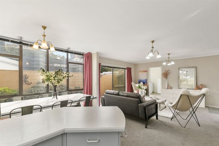 Photo of property in 4 Macalister Place, Miramar, Wellington, 6022