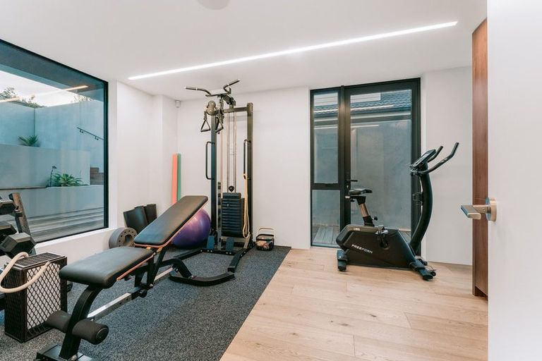 Photo of property in 124 Marine Parade, Mount Maunganui, 3116