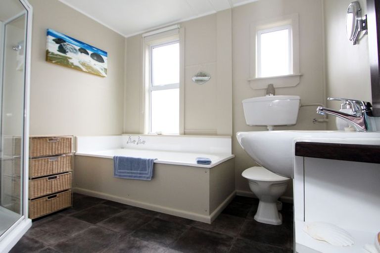 Photo of property in 4 Ettrick Street, Oamaru North, Oamaru, 9400