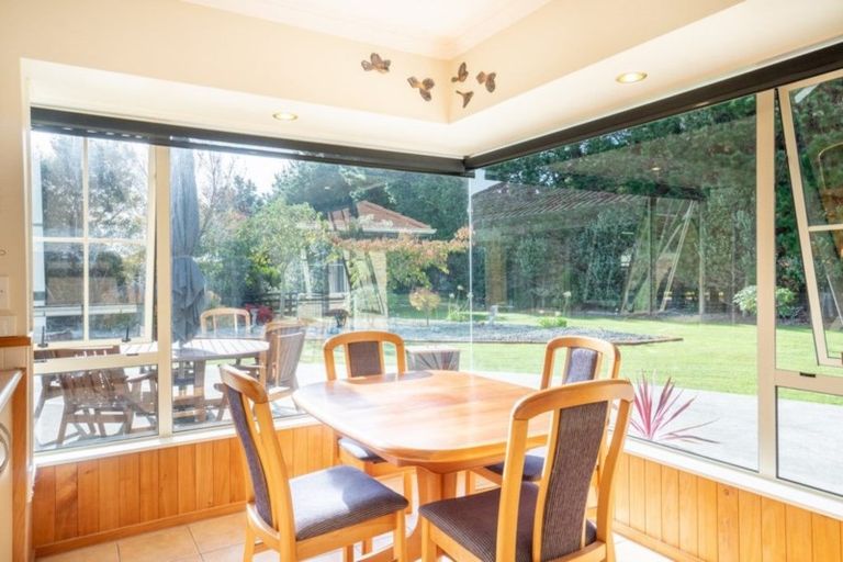 Photo of property in 50 Waicola Drive, Fitzherbert, Palmerston North, 4471