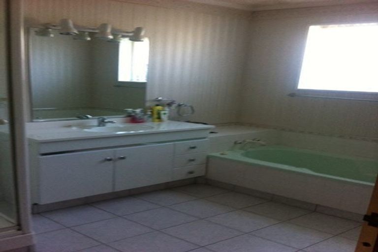 Photo of property in 6 O'connor Place, Burnside, Christchurch, 8053