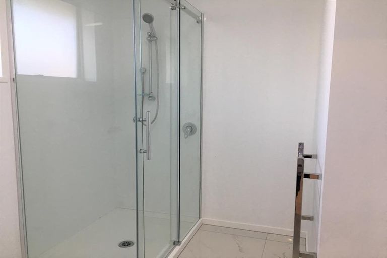 Photo of property in 2/89 Middlepark Road, Sockburn, Christchurch, 8042