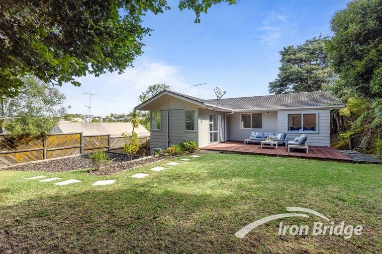 Photo of property in 17 Tacitus Place, Totara Vale, Auckland, 0629