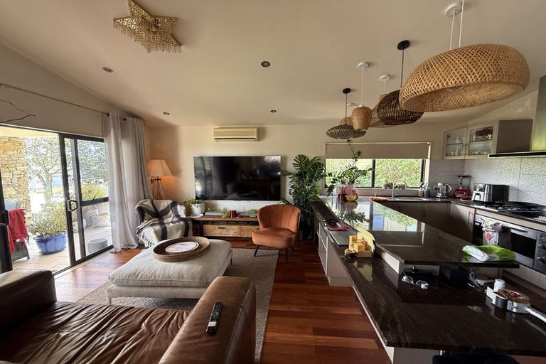 Photo of property in 71 Kittiwake Drive, Schnapper Rock, Auckland, 0632