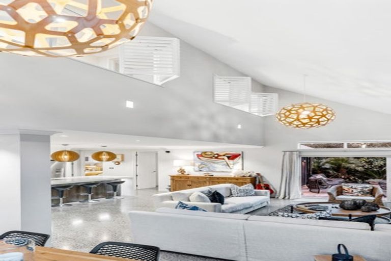 Photo of property in 16 Te Mana Street, Omaha, 0986