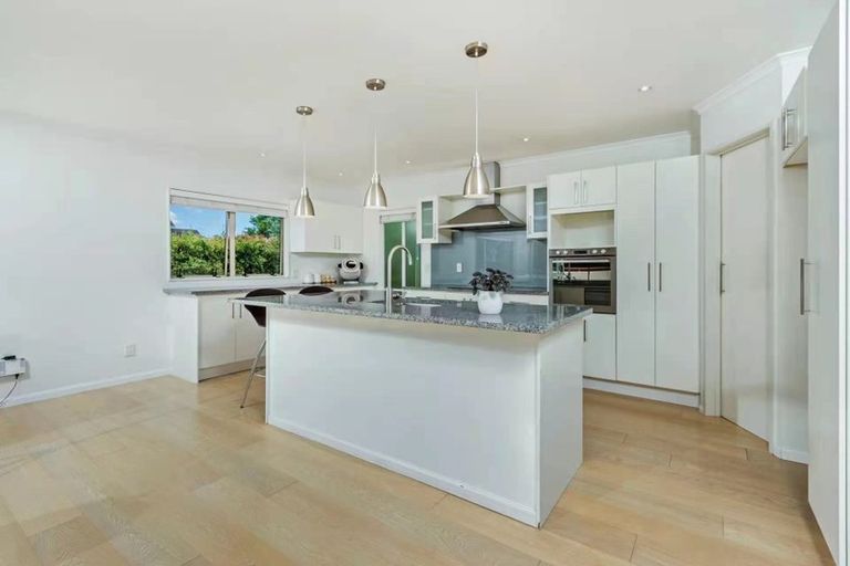 Photo of property in 18 St Clair Place, Browns Bay, Auckland, 0630