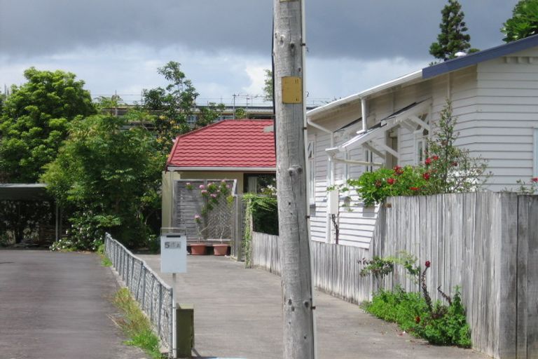 Photo of property in 54 St Michaels Avenue, Point Chevalier, Auckland, 1022