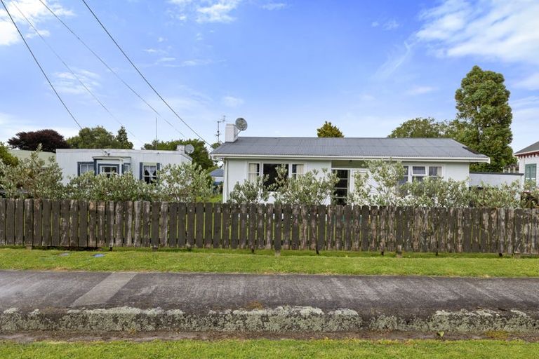 Photo of property in 13 Moir Street, Eltham, 4322