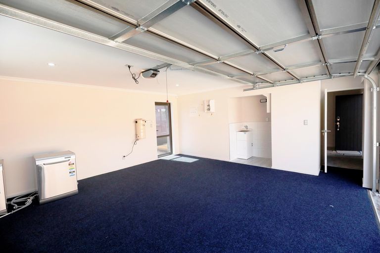 Photo of property in 11a Oxford Road, Manurewa, Auckland, 2102