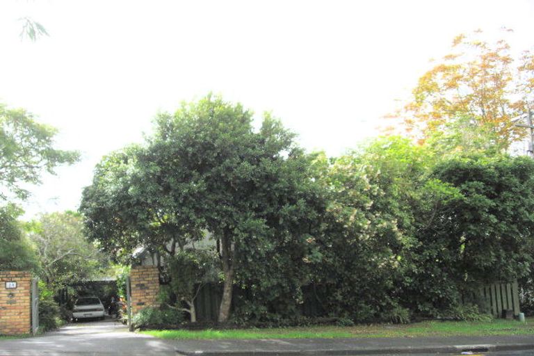 Photo of property in 24a Beach Road, Mellons Bay, Auckland, 2014