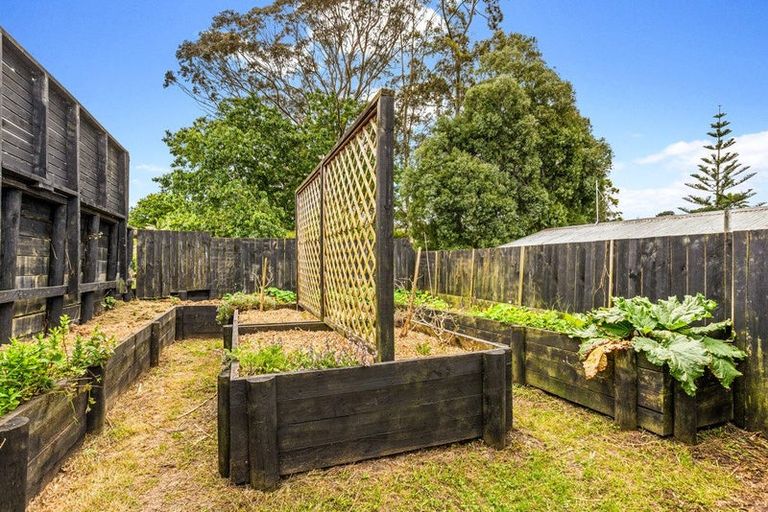 Photo of property in 43 Mcclintock Road, Massey, Auckland, 0614