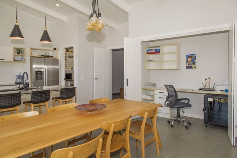 Photo of property in 2 Romeo Place, Whitianga, 3510