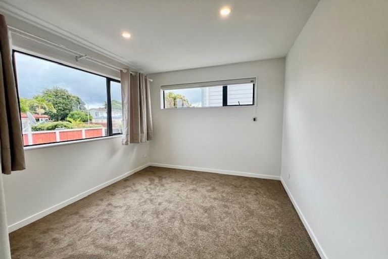 Photo of property in 56a Casuarina Road, Half Moon Bay, Auckland, 2012
