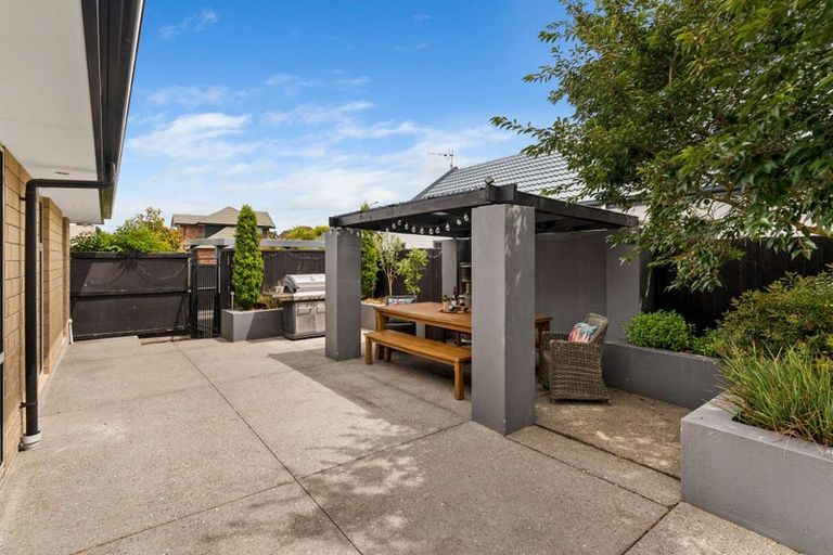 Photo of property in 33 Broadhaven Avenue, Parklands, Christchurch, 8083