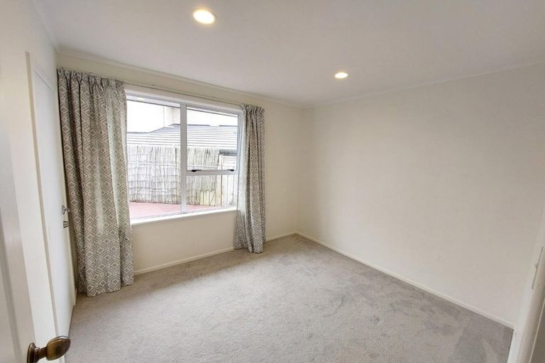 Photo of property in 723c Te Atatu Road, Te Atatu Peninsula, Auckland, 0610