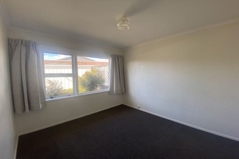 Photo of property in 1/15 Baring Terrace, Strandon, New Plymouth, 4312
