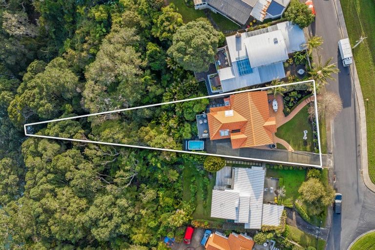 Photo of property in 18 Tizard Road, Birkenhead, Auckland, 0626