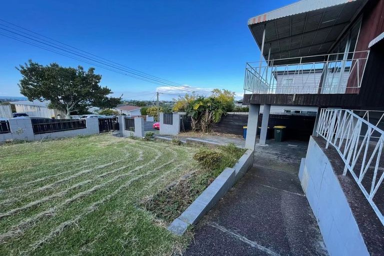 Photo of property in 15 Hauraki Crescent, Pinehill, Auckland, 0632
