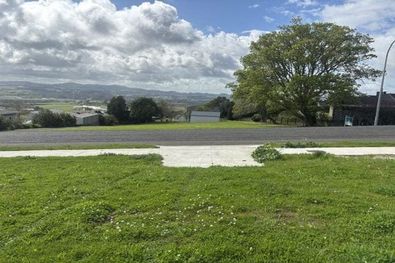 Photo of property in 103 Anzac Road, Pukekohe, 2120