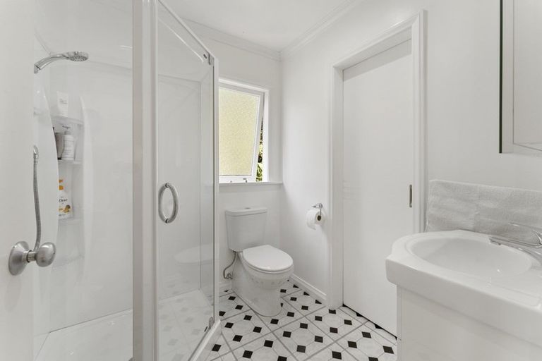 Photo of property in 33 Elmslie Road, Pinehaven, Upper Hutt, 5019