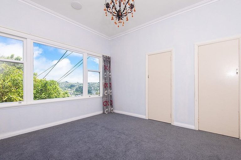 Photo of property in 27 Chesterton Street, Johnsonville, Wellington, 6037