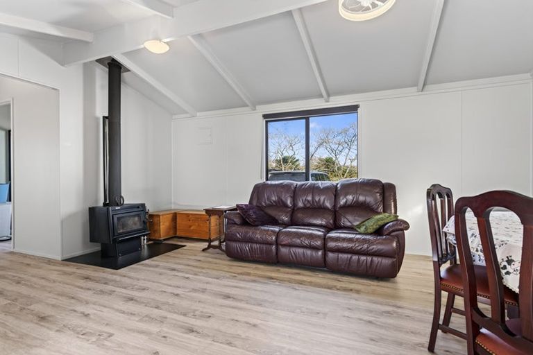 Photo of property in 272 Huarau Road, Whakapirau, Maungaturoto, 0583