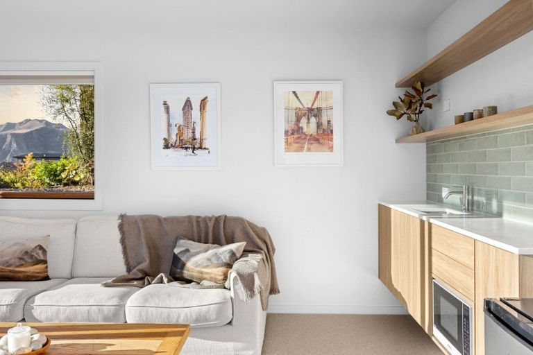 Photo of property in 48 Farrant Drive, Wanaka, 9305