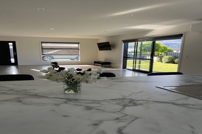 Photo of property in 10 Caledonian Place, Cromwell, 9310