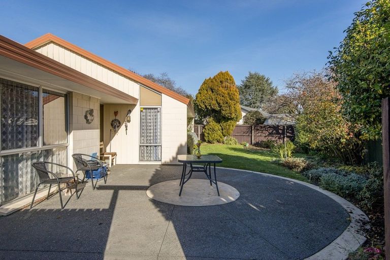 Photo of property in 5 Chatswood Place, Bishopdale, Christchurch, 8051