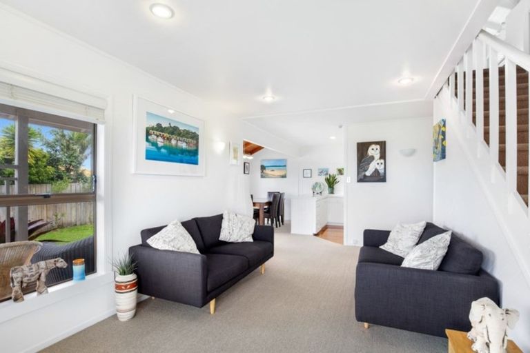 Photo of property in 21 Kahurangi Place, Snells Beach, 0920