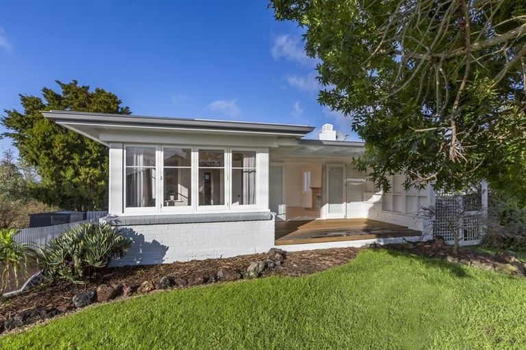 Photo of property in 33 Vipond Road, Stanmore Bay, Whangaparaoa, 0932