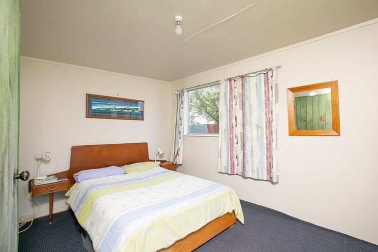 Photo of property in 64 Pinedale Crescent, Riversdale Beach, Masterton, 5872