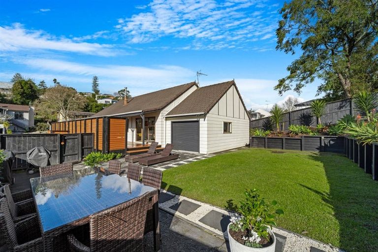 Photo of property in 82 Oaktree Avenue, Browns Bay, Auckland, 0630