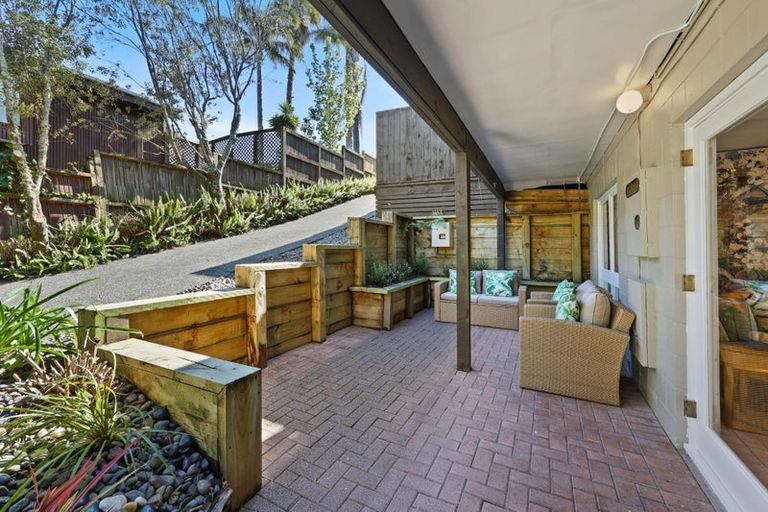 Photo of property in 11 Micawber Place, Mellons Bay, Auckland, 2014