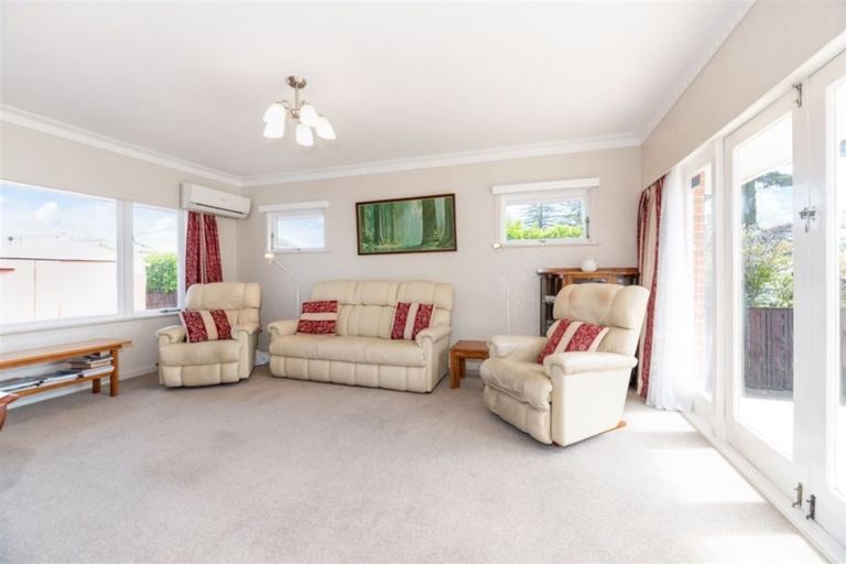 Photo of property in 28 Scott Avenue, Mangere Bridge, Auckland, 2022