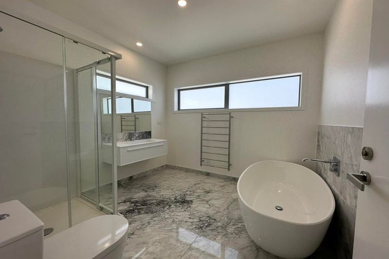 Photo of property in 1b Burnham Street, Petone, Lower Hutt, 5012