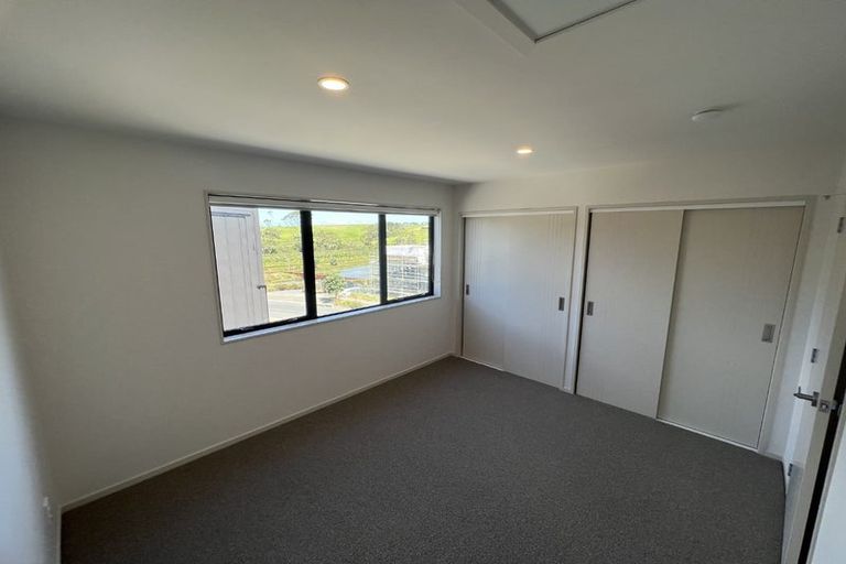 Photo of property in 121 Te Oneroa Way, Long Bay, Auckland, 0630