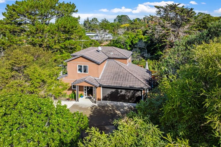 Photo of property in 1143a Whangaparaoa Road, Tindalls Beach, Whangaparaoa, 0930